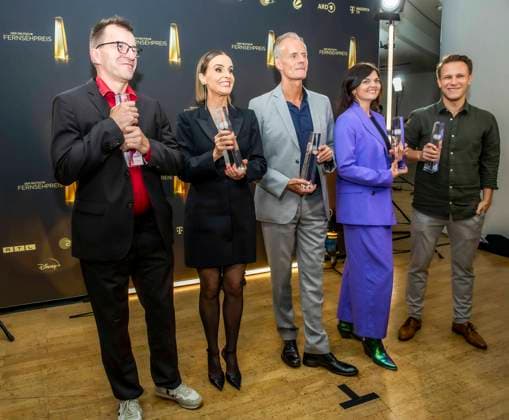 abb Gewinner Bestes Buch Unterhaltung, Dietrich Kraus, Maike Kühl, Max Uthoff, Doris Mueller, Cornelius Oettle fuer Die Anstalt - Freunde des Patriarchats zu Gast auf dem roten Teppich bei der Nacht der Kreativen - Der Deutsche Fernsehpreis 2025 in der Flora am 09.09.2025 in Koeln NRW Deutschland