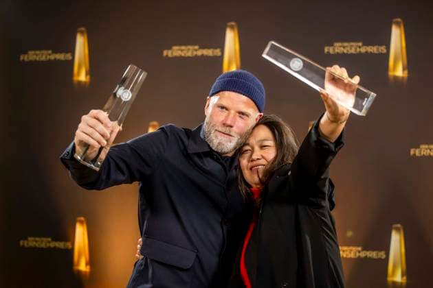 abb Gewinner Beste Kamera Fiktion Tim Kuhn, Jieun Yi fuer Krank Berlin zu Gast auf dem roten Teppich bei der Nacht der Kreativen - Der Deutsche Fernsehpreis 2025 in der Flora am 09.09.2025 in Koeln NRW Deutschland