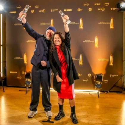 abb Gewinner Beste Kamera Fiktion Tim Kuhn, Jieun Yi fuer Krank Berlin zu Gast auf dem roten Teppich bei der Nacht der Kreativen - Der Deutsche Fernsehpreis 2025 in der Flora am 09.09.2025 in Koeln NRW Deutschland
