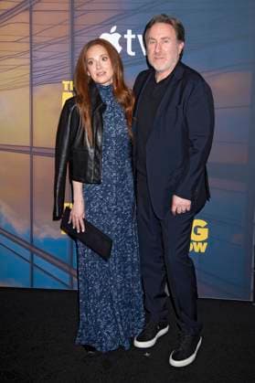 Jonathan Tropper mit Begleitung bei der Premiere der 4. Staffel der Apple TV+ Serie The Morning Show im Museum of Modern Art. New York, 09.09.2025