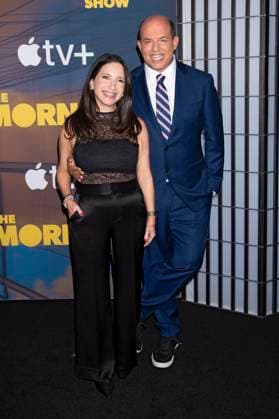 Brian Stelter mit Ehefrau Jamie Shupak Stelter bei der Premiere der 4. Staffel der Apple TV+ Serie The Morning Show im Museum of Modern Art. New York, 09.09.2025