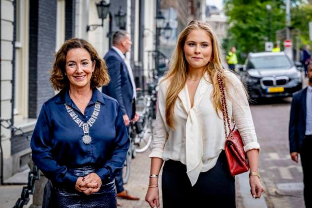 10-09-2025 Amsterdam Princess Amalia during a meeting with mayor Femke Halsema of Amsterdam and several Amsterdammers at the official residence of the mayor at Herengracht 502 in Amsterdam. Â  Copyright: xPPEx