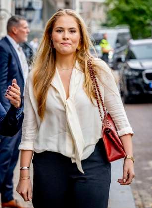 10-09-2025 Amsterdam Princess Amalia during a meeting with mayor Femke Halsema of Amsterdam and several Amsterdammers at the official residence of the mayor at Herengracht 502 in Amsterdam. Â  Copyright: xPPEx