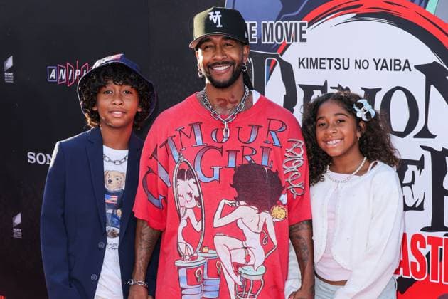 Los Angeles Premiere Of Crunchyroll s Demon Slayer: Kimetsu No Yaiba Infinity Castle Megaa Grandberry, father Omarion (Omari Ishmael Grandberry) and A mei Grandberry arrive at the Los Angeles Premiere Of Crunchyroll s Demon Slayer: Kimetsu No Yaiba Infinity Castle held at the TCL Chinese Theatre IMAX in Hollywood, Los Angeles, California, United States. TCL Chinese Theatre IMAX, Hollywood, Los Angeles, California, USA California United States  Copyright: xImagexPressxAgencyx originalFilename: collin-losangel250910_npNQ8.jpg