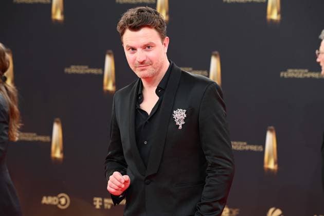 Friedrich MUECKE. Mücke, Schauspieler Roter Teppich, Red Carpet Show, Ankunft, arrival, Verleihung des Deutschen Fernsehpreises, Der Deutsche Fernsehpreis 2025, Deutscher Fernsehpreis 2025 in den MMC Studios Koeln, am 10.09.2025.