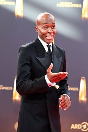 Bruce DARNELL, Model Roter Teppich, Red Carpet Show, Ankunft, arrival, Verleihung des Deutschen Fernsehpreises, Der Deutsche Fernsehpreis 2025, Deutscher Fernsehpreis 2025 in den MMC Studios Koeln, am 10.09.2025.