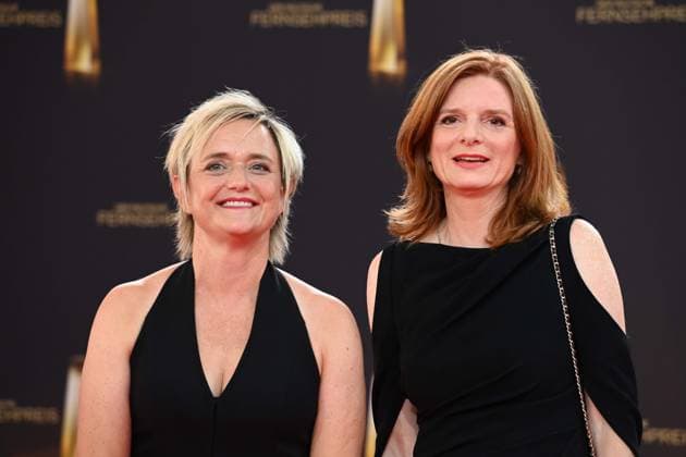 v.l. Ellen EHNI, WDR Chefredaktuerin, Dr. Katrin VERNAU, WDR Intendantin, Roter Teppich, Red Carpet Show, Ankunft, arrival, Verleihung des Deutschen Fernsehpreises, Der Deutsche Fernsehpreis 2025, Deutscher Fernsehpreis 2025 in den MMC Studios Koeln, am 10.09.2025.