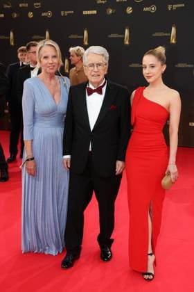 Britta Gessler, Frank Elstner und Enya Elstner bei der Verleihung vom Deutschen Fernsehpreis am 10.09.2025 in Koeln Deutscher Fernsehpreis Verleihung 2025 in Koeln