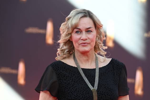 Gesine CUKROWSKI, Schauspielerin, Roter Teppich, Red Carpet Show, Ankunft, arrival, Verleihung des Deutschen Fernsehpreises, Der Deutsche Fernsehpreis 2025, Deutscher Fernsehpreis 2025 in den MMC Studios Koeln, am 10.09.2025.