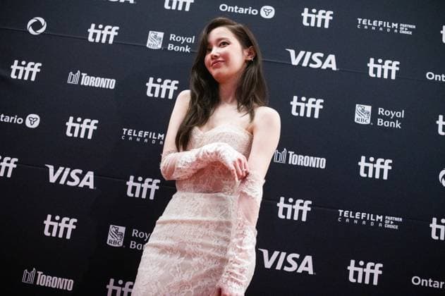 September 10, 2025, Toronto, On, Canada: Jeon Jong-seo arrives on the red carpet for Project Y at the Toronto International Film Festival in Toronto on Wednesday, September 10, 2025. Toronto Canada  - ZUMAc35_ 20250910_zaf_c35_242 Copyright: xLauraxProctorx