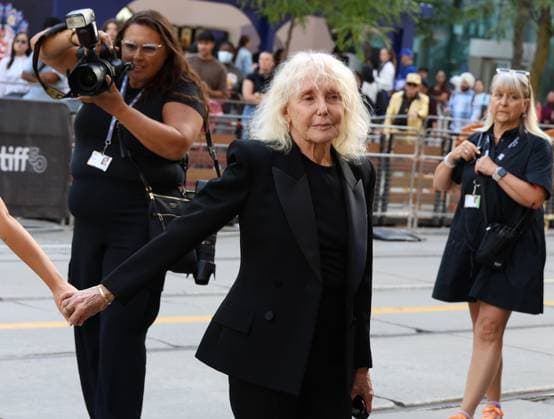 50eme Festival du Film de Toronto 50th Toronto International Film Festival Red carpet of the film The fence Claire Denis 448540 2025 09 10 Toronto Canada  Copyright: xIsabellexVautierx xStarfacex STAR_448540_007