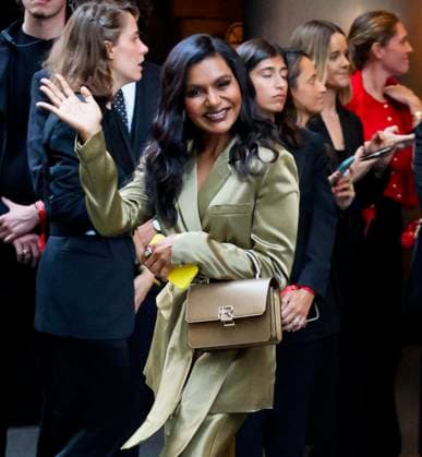 NYFW - Celebs At The Ralph Lauren Fashion Show Mindy Kaling leaves the Ralph Lauren Spring 2026 fahion show during the New York fashion week in midtown, NY on September 10, 2025. Photo by Dylan Travis ABACAPRESS.COM New York City NY United States  Copyright: xDylanxTravis ABACAx