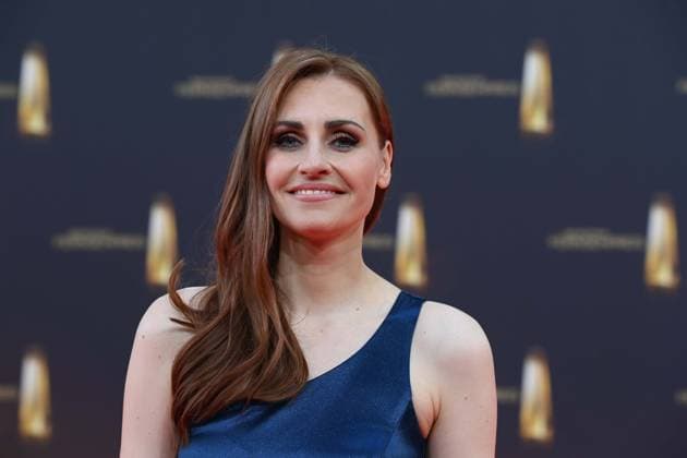 Bella LESNIK, Moderatorin, Roter Teppich, Red Carpet Show, Ankunft, arrival, Verleihung des Deutschen Fernsehpreises, Der Deutsche Fernsehpreis 2025, Deutscher Fernsehpreis 2025 in den MMC Studios Koeln, am 10.09.2025.