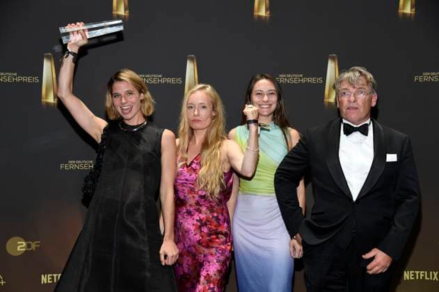 Svenja Jung, Katharina Heyer, Mercedes Müller und Andre Eisermann bei der Verleihung des Deutschen Fernsehpreises 2025 in den MMC Studios. Köln, 10.09.2025