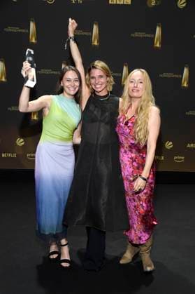 Mercedes Müller, Svenja Jung und Katharina Heyer bei der Verleihung des Deutschen Fernsehpreises 2025 in den MMC Studios. Köln, 10.09.2025