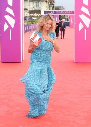 Joyce Meynard, winner of the Lucien Barrière Prize for American Novels for her book Par où entre la lumière Arriving at the premiere of the film The Summer Book at the 51st Deauville American Film Festival on 10 September 2025 Denis Guignebourg Bestimage Arriving at the premiere of the film The Summer Book at the 51st Deauville American Film Festival on 10 September 2025 Deauville France  Copyright: xDenisxGuignebourgx xBestimagexDenisxGuignebourgx xBestimagex