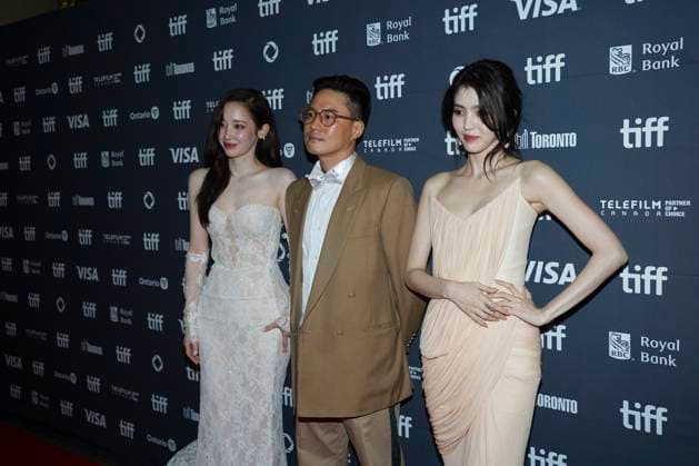 September 10, 2025, Toronto, Ontario, Canada: (L-R) Lee Hwan, Jeon Jong-seo and Han So-hee attend the red carpet for the Ã¢â‚¬ËœProject YÃ¢â‚¬â ¢ premiere during the 2025 Toronto International Film Festival at Princess of Wales Theatre. on September 10, 2025 in Toronto, Canada. Toronto Canada - ZUMAe321 20250910_zea_e321_069 Copyright: xLeonardoxRamirezx