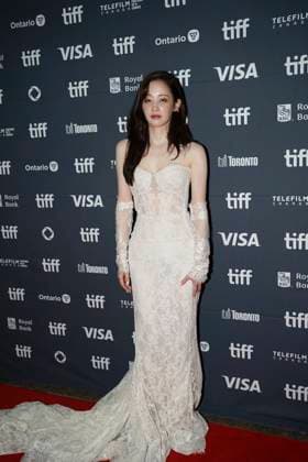 September 10, 2025, Toronto, Ontario, Canada: Jeon Jong-seo attends the red carpet for the Ã¢â‚¬ËœProject YÃ¢â‚¬â ¢ premiere during the 2025 Toronto International Film Festival at Princess of Wales Theatre. on September 10, 2025 in Toronto, Canada. Toronto Canada - ZUMAe321 20250910_zea_e321_114 Copyright: xLeonardoxRamirezx