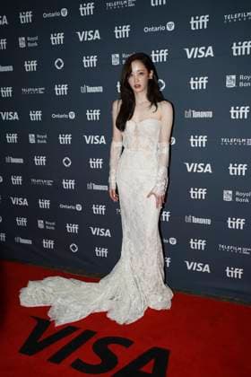 September 10, 2025, Toronto, Ontario, Canada: Jeon Jong-seo attends the red carpet for the Ã¢â‚¬ËœProject YÃ¢â‚¬â ¢ premiere during the 2025 Toronto International Film Festival at Princess of Wales Theatre. on September 10, 2025 in Toronto, Canada. Toronto Canada - ZUMAe321 20250910_zea_e321_116 Copyright: xLeonardoxRamirezx