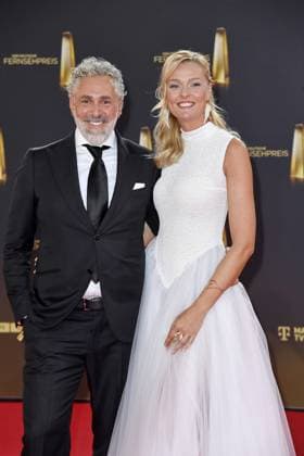 Roland Trettl und Miriam Höller bei der Ankunft zu der Verleihung des Deutschen Fernsehpreis in den MMC Studios in Koeln am 10.09.2025