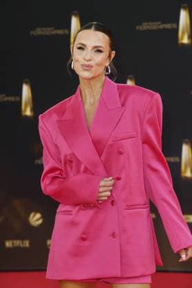 Laura Wontorra bei der Ankunft zu der Verleihung des Deutschen Fernsehpreis in den MMC Studios in Koeln am 10.09.2025