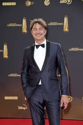 Matze Knop bei der Ankunft zu der Verleihung des Deutschen Fernsehpreis in den MMC Studios in Koeln am 10.09.2025