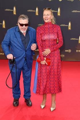 Armin Rohde und Angela Freifrau von Schilling bei der Ankunft zu der Verleihung des Deutschen Fernsehpreis in den MMC Studios in Koeln am 10.09.2025
