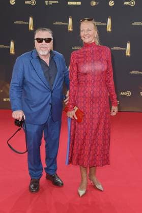 Armin Rohde und Angela Freifrau von Schilling bei der Ankunft zu der Verleihung des Deutschen Fernsehpreis in den MMC Studios in Koeln am 10.09.2025