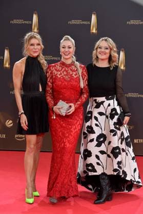 Laura Karasek, Lisa Feller und Ruth Moschner bei der Ankunft zu der Verleihung des Deutschen Fernsehpreis in den MMC Studios in Koeln am 10.09.2025