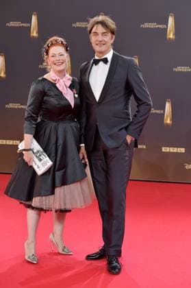 Enie van de Meiklokjes und Matze Knop bei der Ankunft zu der Verleihung des Deutschen Fernsehpreis in den MMC Studios in Koeln am 10.09.2025