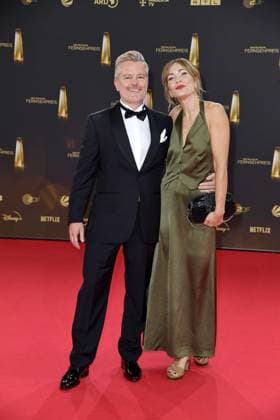AndrÃ Dietz mit Ehefrau Shari Dietz bei der Ankunft zu der Verleihung des Deutschen Fernsehpreis in den MMC Studios in Koeln am 10.09.2025