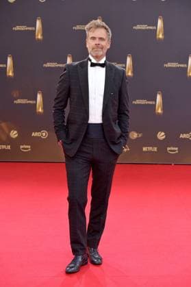 Matthias Matschke bei der Ankunft zu der Verleihung des Deutschen Fernsehpreis in den MMC Studios in Koeln am 10.09.2025