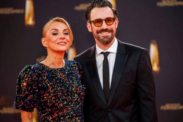 abb Inga Leschek und Jan Koeppen zu Gast auf dem roten Teppich bei der Verleihung Der Deutsche Fernsehpreis 2025 in den MMC Studios am 0.09.2025 in Koeln NRW Deutschland