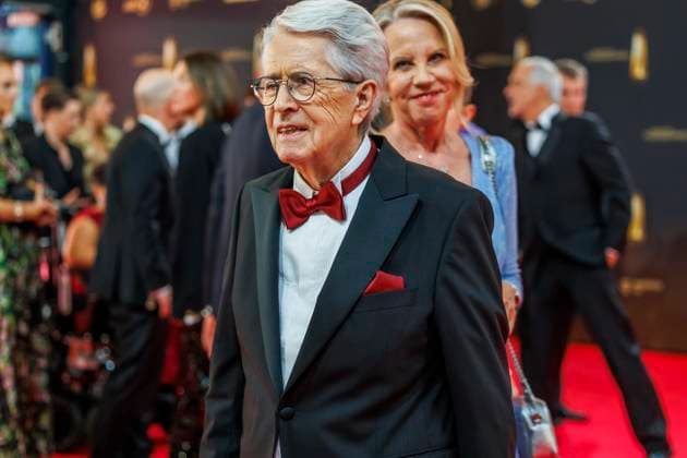 abb Britta Gessler, Frank Elstner zu Gast auf dem roten Teppich bei der Verleihung Der Deutsche Fernsehpreis 2025 in den MMC Studios am 0.09.2025 in Koeln NRW Deutschland