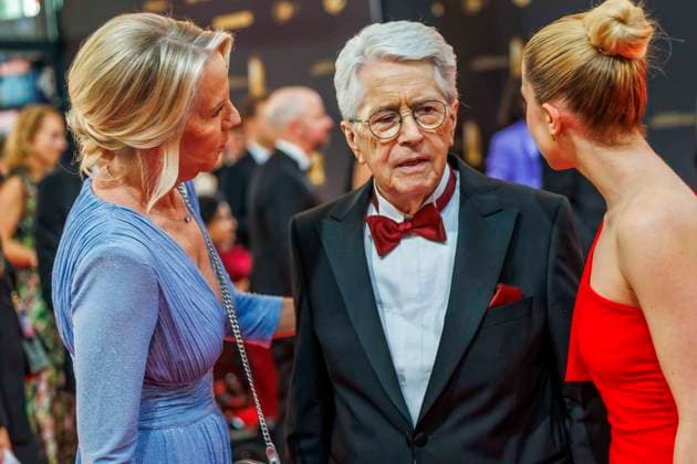 abb Britta Gessler, Frank Elstner und Enya Elstner zu Gast auf dem roten Teppich bei der Verleihung Der Deutsche Fernsehpreis 2025 in den MMC Studios am 0.09.2025 in Koeln NRW Deutschland