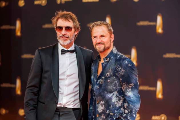 abb Guido Broscheit und Philipp Hochmair zu Gast auf dem roten Teppich bei der Verleihung Der Deutsche Fernsehpreis 2025 in den MMC Studios am 0.09.2025 in Koeln NRW Deutschland