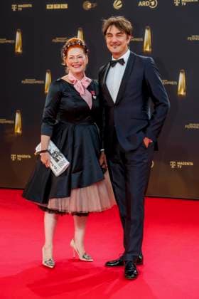 abb Matze Knop und Enie van de Meiklokjes zu Gast auf dem roten Teppich bei der Verleihung Der Deutsche Fernsehpreis 2025 in den MMC Studios am 0.09.2025 in Koeln NRW Deutschland