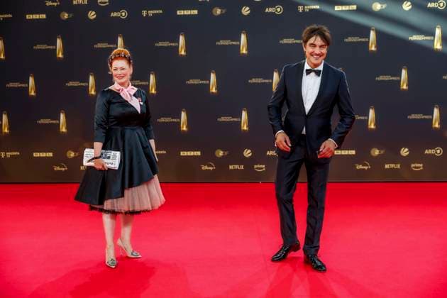 abb Matze Knop und Enie van de Meiklokjes zu Gast auf dem roten Teppich bei der Verleihung Der Deutsche Fernsehpreis 2025 in den MMC Studios am 0.09.2025 in Koeln NRW Deutschland