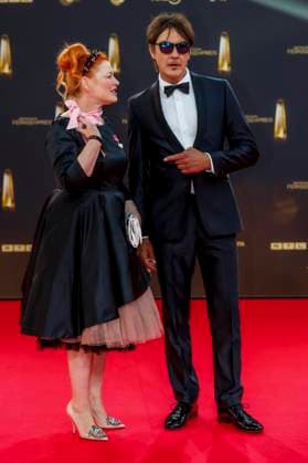 abb Matze Knop und Enie van de Meiklokjes zu Gast auf dem roten Teppich bei der Verleihung Der Deutsche Fernsehpreis 2025 in den MMC Studios am 0.09.2025 in Koeln NRW Deutschland