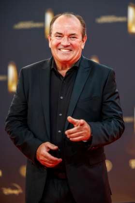 abb Wolfram Kons zu Gast auf dem roten Teppich bei der Verleihung Der Deutsche Fernsehpreis 2025 in den MMC Studios am 0.09.2025 in Koeln NRW Deutschland
