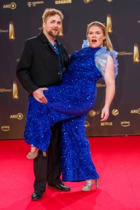 abb Knud Riepen und Gisa Flake zu Gast auf dem roten Teppich bei der Verleihung Der Deutsche Fernsehpreis 2025 in den MMC Studios am 0.09.2025 in Koeln NRW Deutschland