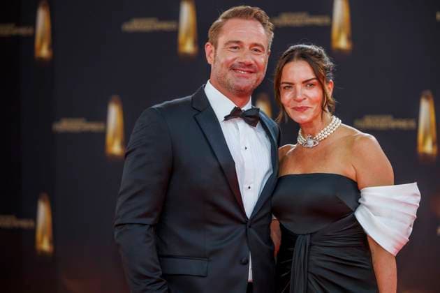 abb Julia Roentgen, Sasha Ehefrau zu Gast auf dem roten Teppich bei der Verleihung Der Deutsche Fernsehpreis 2025 in den MMC Studios am 0.09.2025 in Koeln NRW Deutschland