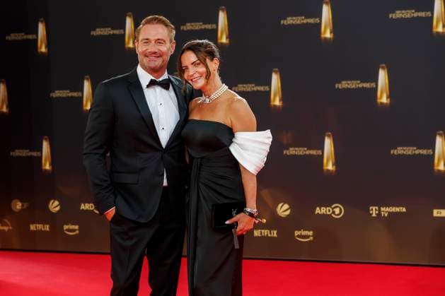 abb Julia Roentgen, Sasha Ehefrau zu Gast auf dem roten Teppich bei der Verleihung Der Deutsche Fernsehpreis 2025 in den MMC Studios am 0.09.2025 in Koeln NRW Deutschland