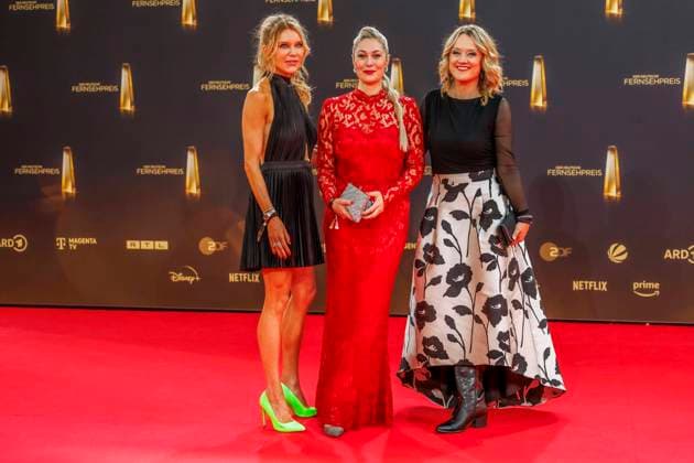 abb Laura Karasek, Ruth Moschner und Lisa Feller zu Gast auf dem roten Teppich bei der Verleihung Der Deutsche Fernsehpreis 2025 in den MMC Studios am 0.09.2025 in Koeln NRW Deutschland