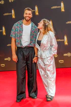 abb Bianca Heinicke mit Freund Timothy Hill zu Gast auf dem roten Teppich bei der Verleihung Der Deutsche Fernsehpreis 2025 in den MMC Studios am 0.09.2025 in Koeln NRW Deutschland