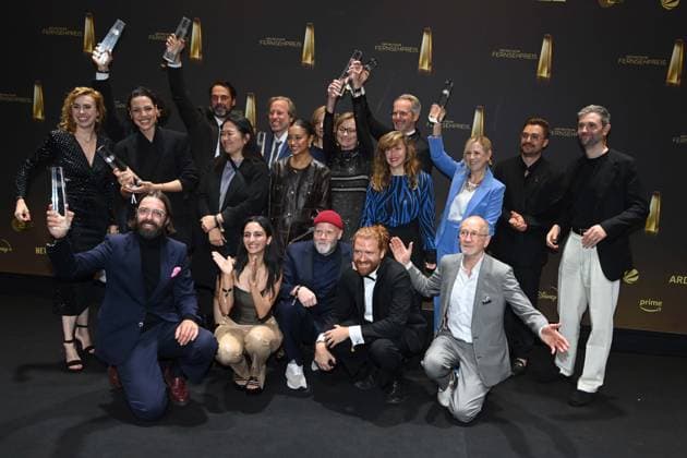 Das Team von KRANK Berlin Preistraeger Beste Drama-Serie Verleihung des Deutschen Fernsehpreises, Der Deutsche Fernsehpreis 2025, Deutscher Fernsehpreis 2025 in den MMC Studios Koeln, am 10.09.2025.