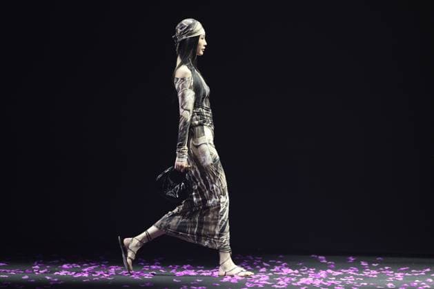 BEIJING, CHINA - SEPTEMBER 10: A model walks the runway at the DISIMAN.LING collection by designer Han Ling on day 6 of China Fashion Week AW25 Collection at 798Â·751 PARK on September 10, 2025 in Beijing, China.  Copyright: xChinaxNewsxServicex 111590059569