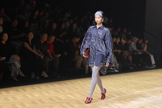 BEIJING, CHINA - SEPTEMBER 11: A model walks the runway at the URA-MON collection by designer Tong Liting on day 7 of China Fashion Week AW25 Collection at 798Â·751 PARK on September 11, 2025 in Beijing, China.  Copyright: xChinaxNewsxServicex 111590209234