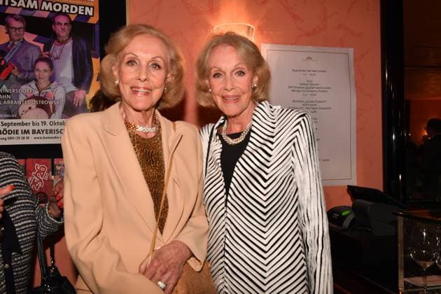 Alice und Ellen Kessler Premiere Achtsam Morden Komödie im Bayerischen Hof München 11. September 2025