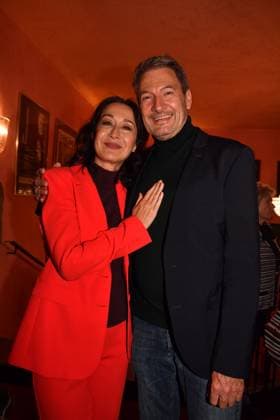 Dieter Bach mit Begleitung Premiere Achtsam Morden Komödie im Bayerischen Hof München 11. September 2025